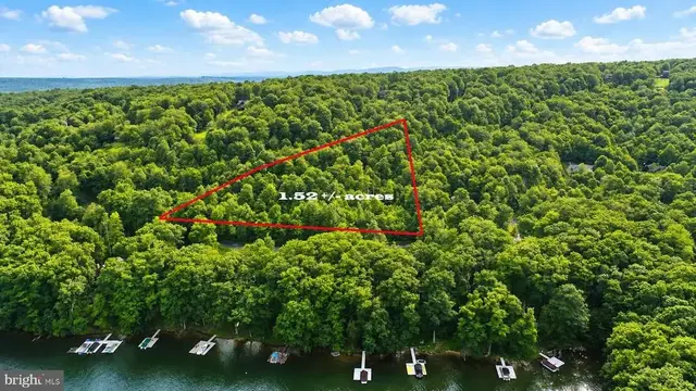 1.92 +/- Acres Shingle Camp Terrace Ln, Mc Henry