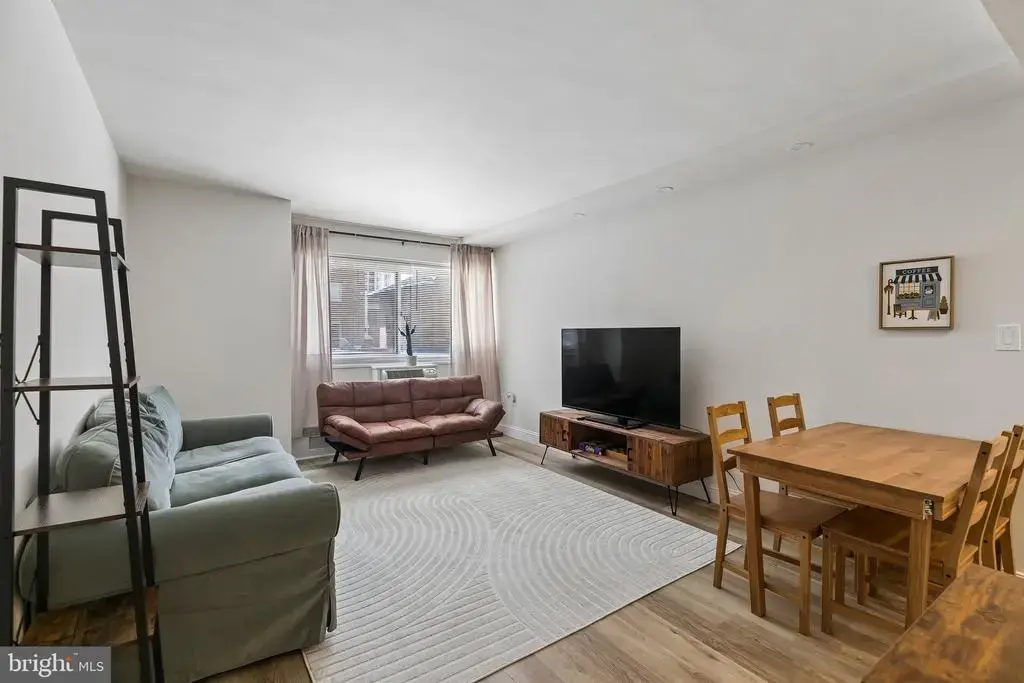 2101 Chestnut St #303, PHILADELPHIA
