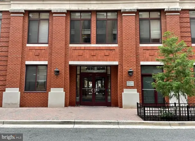 1201 N Garfield St #215, Arlington
