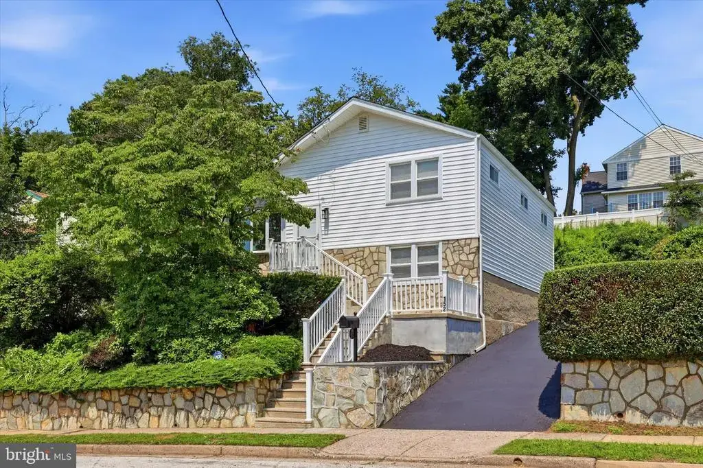 152 Egerton Ave #, GLENSIDE