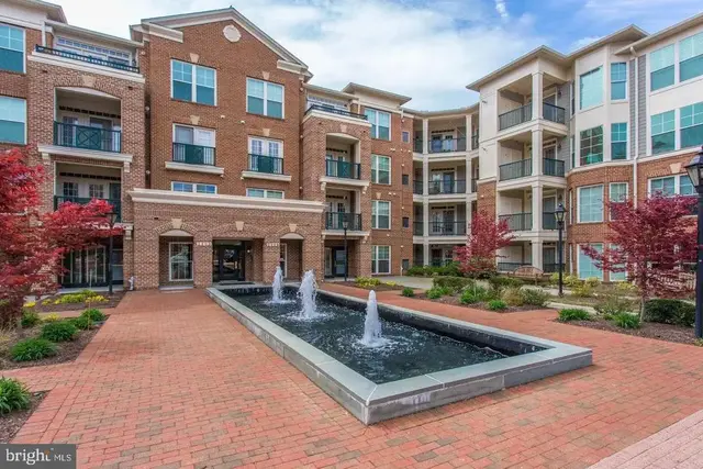 2907 Saintsbury Plz #404, Fairfax