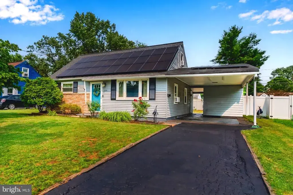329 Charles Rd, MECHANICSBURG