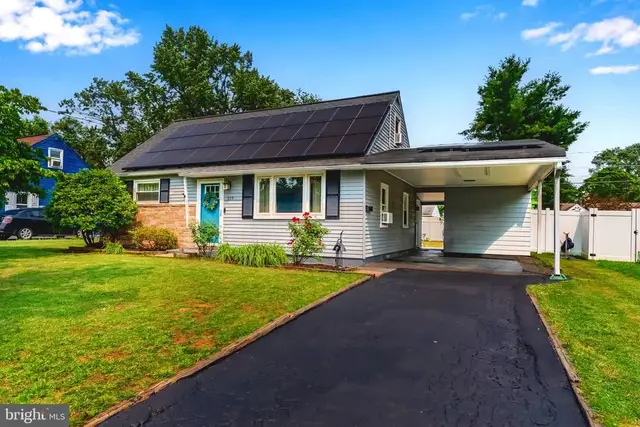 329 Charles Rd, Mechanicsburg