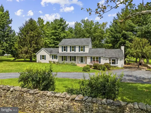 7296 Rectors Ln, Marshall