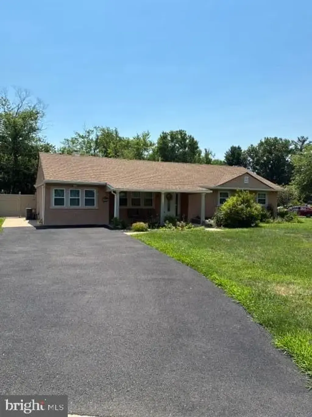 1001 Jeffrey Dr, SOUTHAMPTON