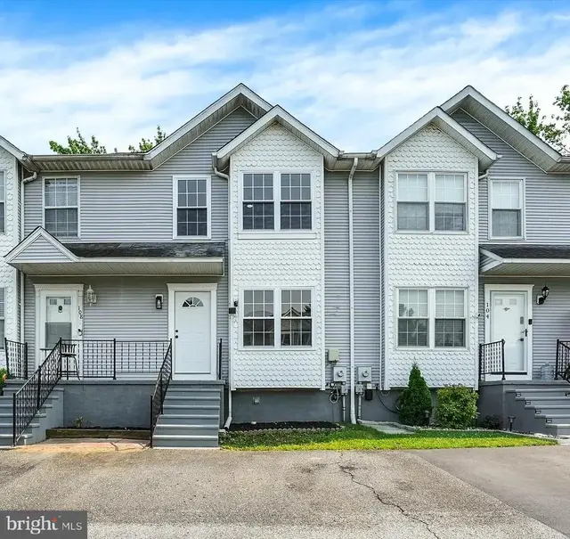 106 Britain Ct, Newark