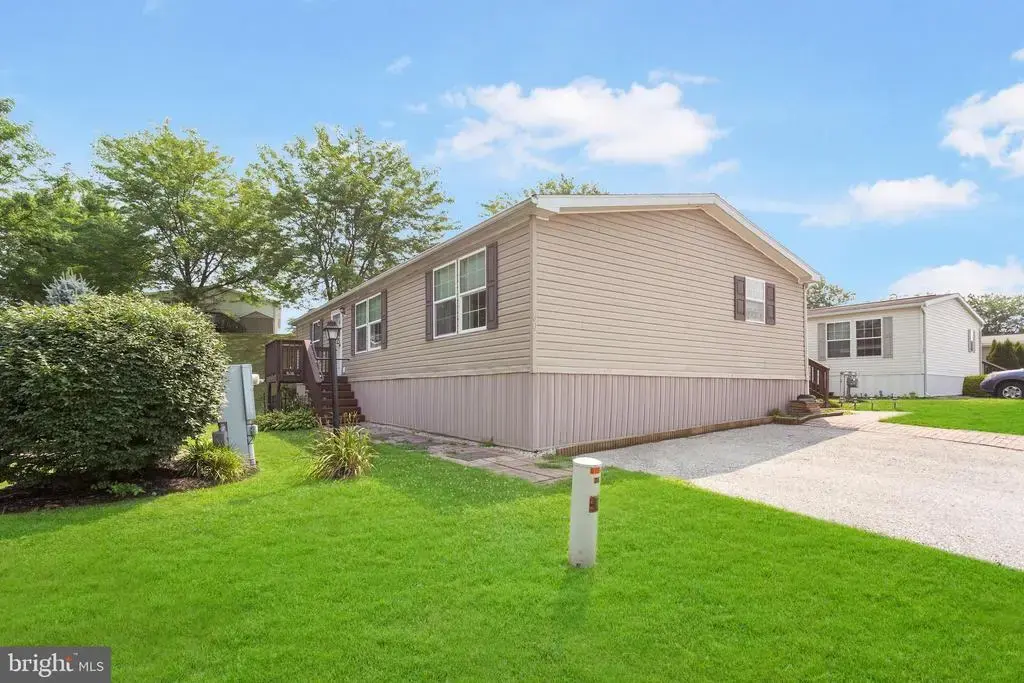 60 Broadwing Dr, HANOVER
