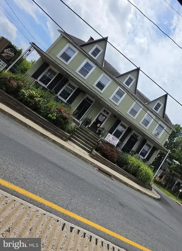 254 N Main St, Trumbauersville