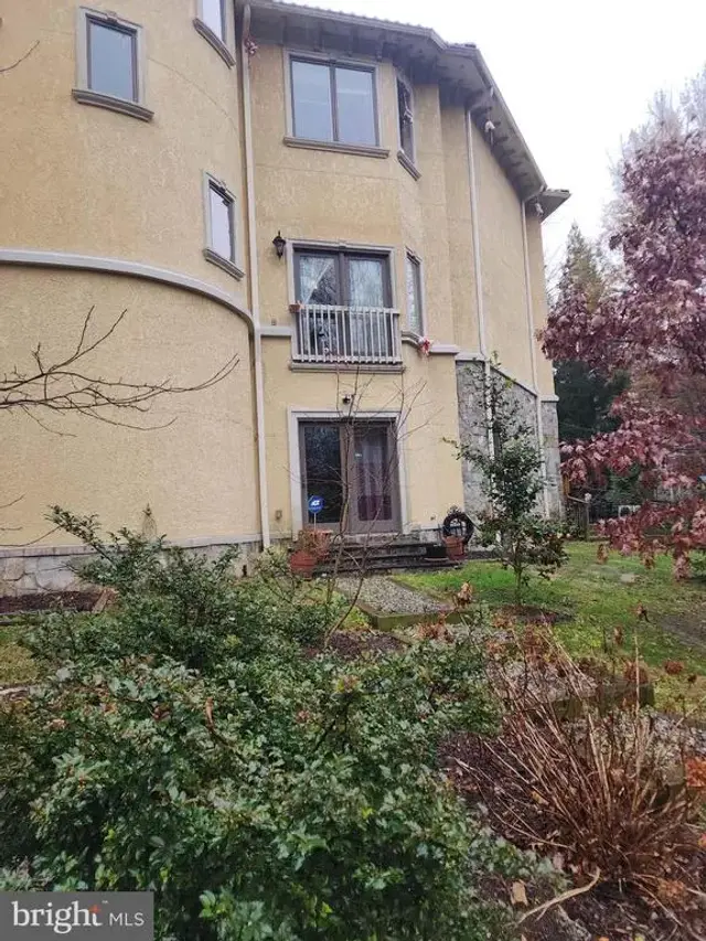 6953 Pine Crest Ave, Mclean