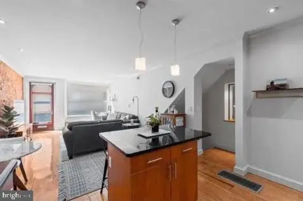 229 Race St, PHILADELPHIA