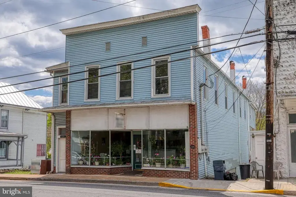 109 N Main St, EDINBURG