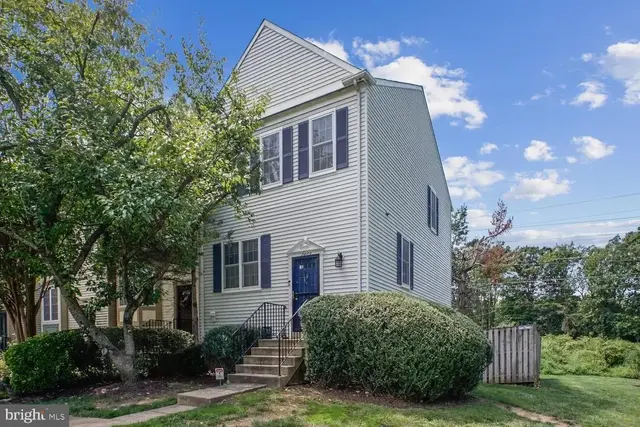 7864 Colonial Village Row, Annandale