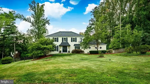 4 Denford Dr, Newtown Square