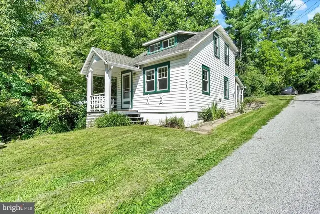 270 Green Valley Rd, York