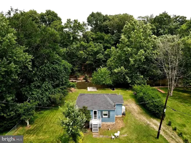 3613 Lisburn Rd, Mechanicsburg