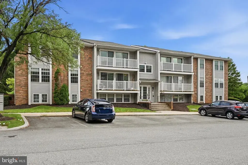 301 Palmspring Dr #3-4, GAITHERSBURG