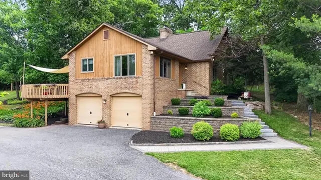 2571 Valley View Rd, Morgantown