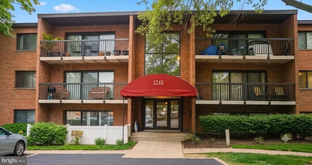 3240 S 28th St #302, ALEXANDRIA