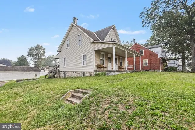4001 Locust Ln, Harrisburg