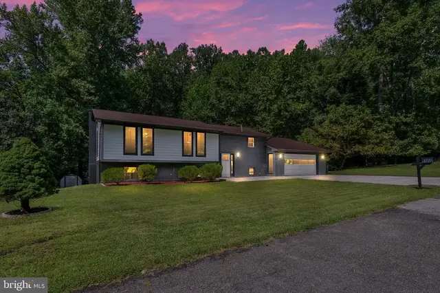 9901 Turret Ln, Clinton