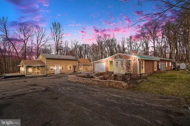 19717 Five Forks Rd, New Freedom