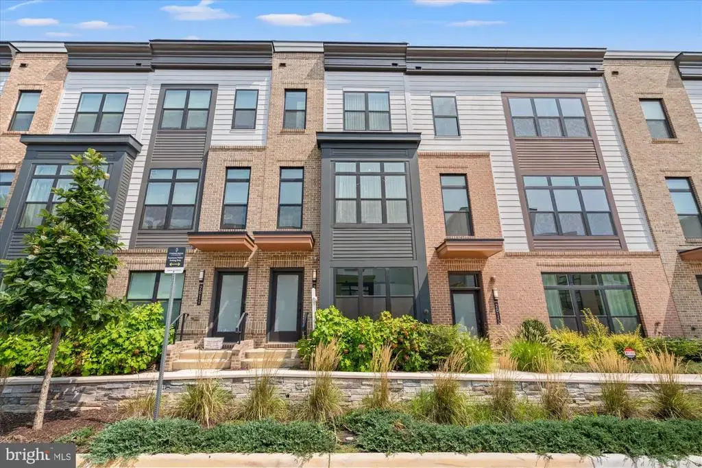 2013 Tysons Ridgeline Rd, FALLS CHURCH