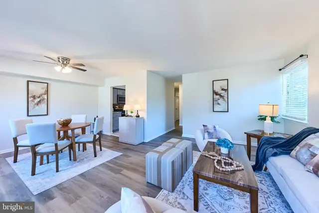 3815 Burlingame Pl #33e, Alexandria