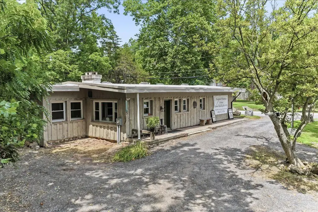 3671 Saint Peters Rd, ELVERSON