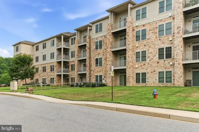 2000-unit Fountainview Cir #2408, Newark