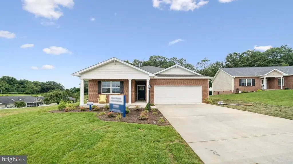 16 River Oak Dr, STAUNTON