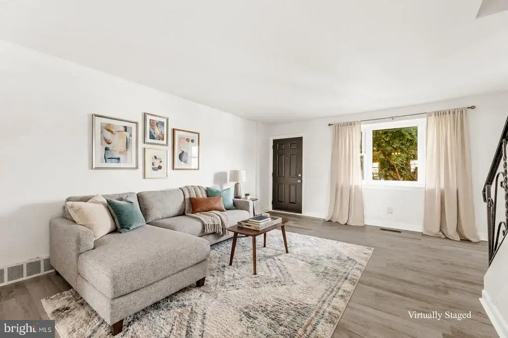 8713 Jackson St, PHILADELPHIA