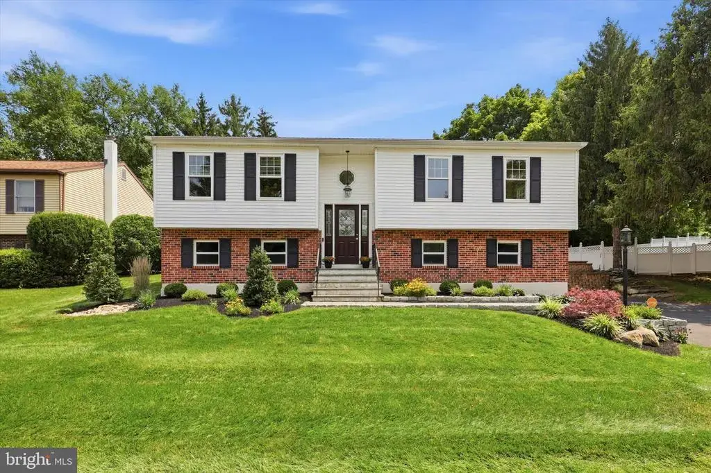 737 Vance Dr, GLENSIDE