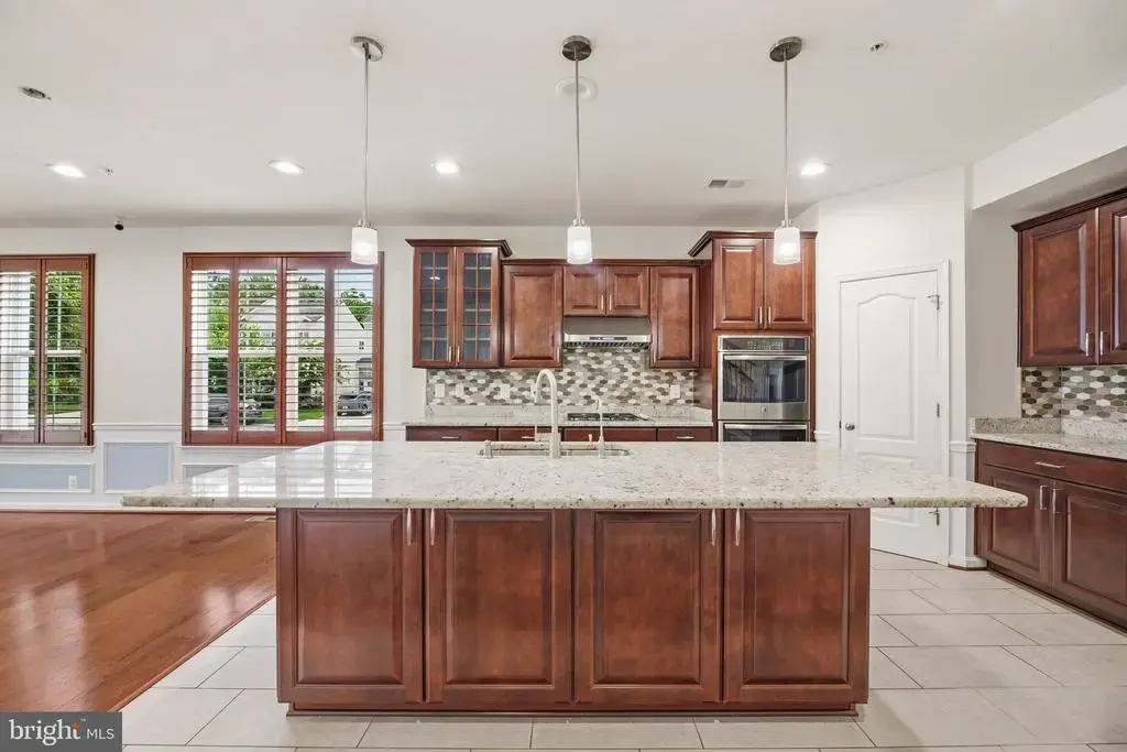 7976 Meridian Dr, PASADENA