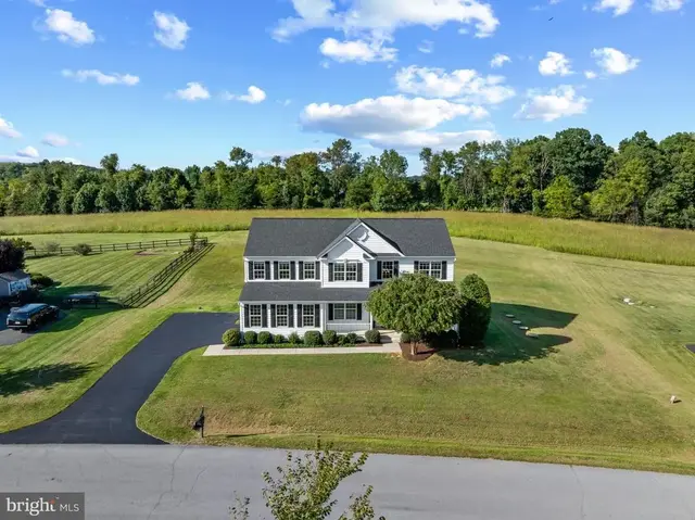 36474 Winding Oak Pl, Purcellville