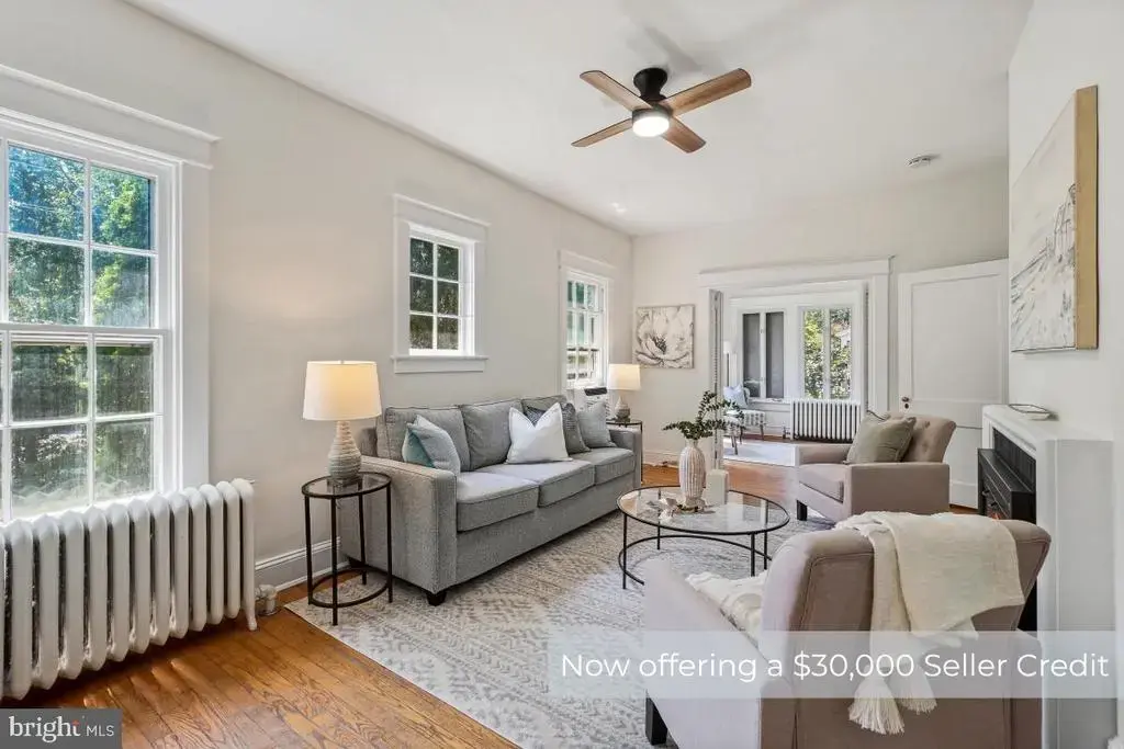 4323 Fessenden St Nw, WASHINGTON