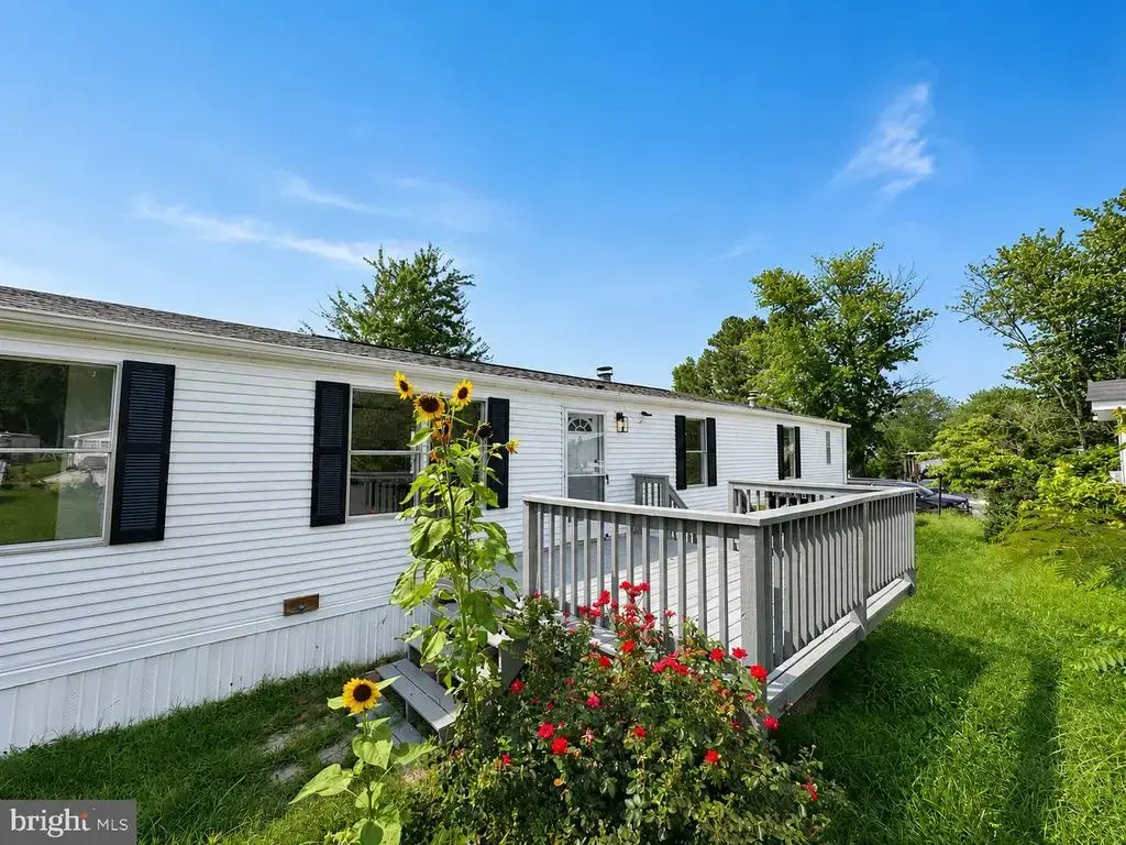 114 Berts Dr, LOTHIAN