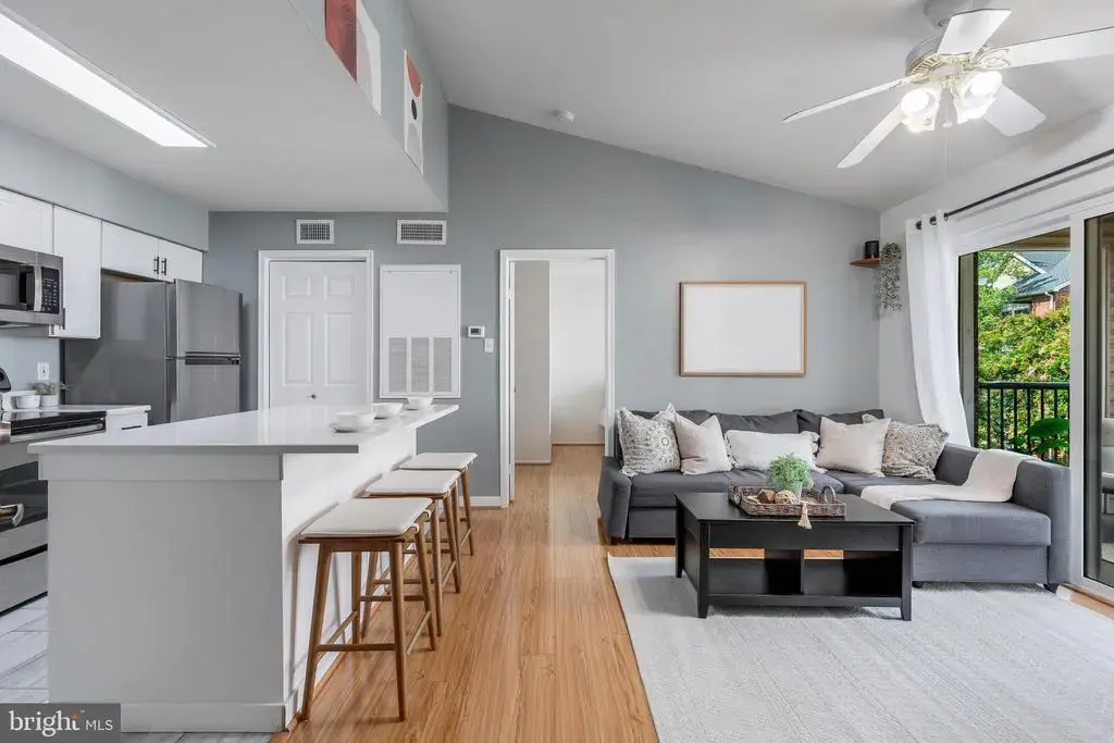 3312 Wyndham Cir #306, ALEXANDRIA
