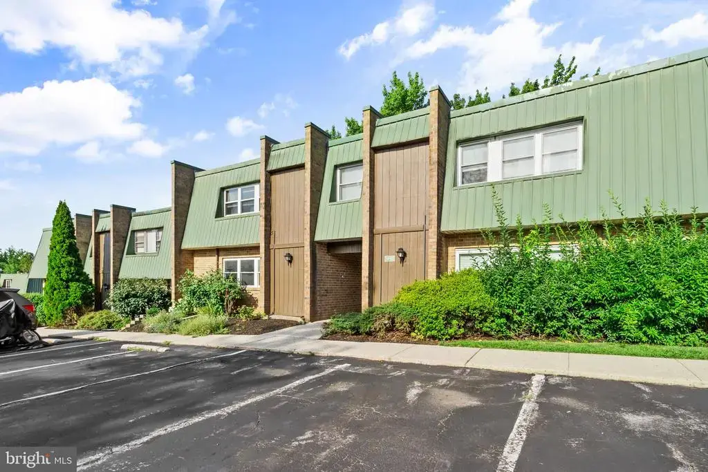 119 Meadowview Ln #119, MONT CLARE
