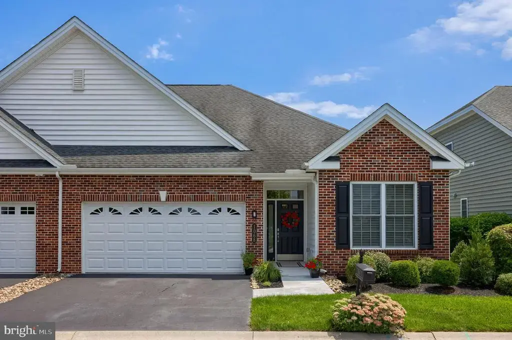 1068 Constitution Dr, LITITZ