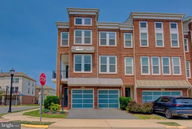 42262 Knotty Oak Terrace, Brambleton