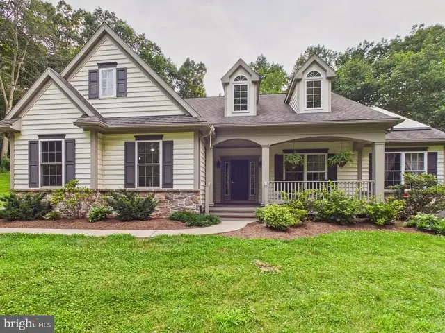 70 Snyder Hollow Rd, New Providence