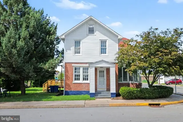 400 Lincoln St, Middletown