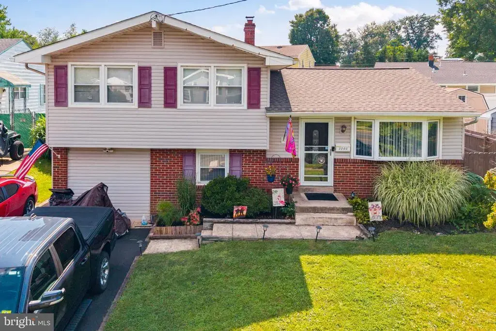 2266 Spruce St, EWING