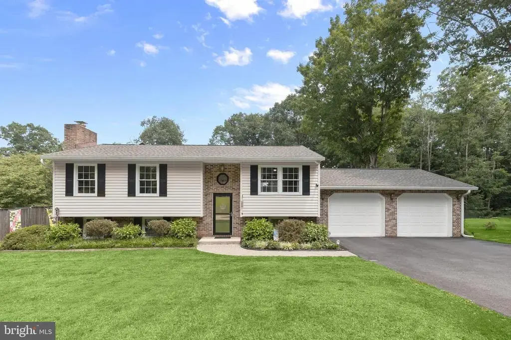 2712 Overview Rd, HAMPSTEAD