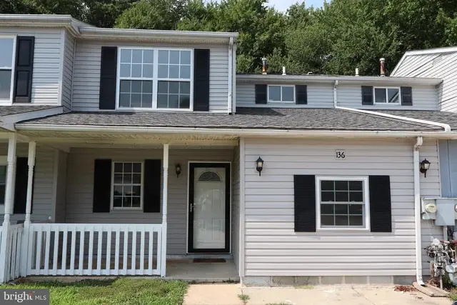 136 Freedom Trl, New Castle