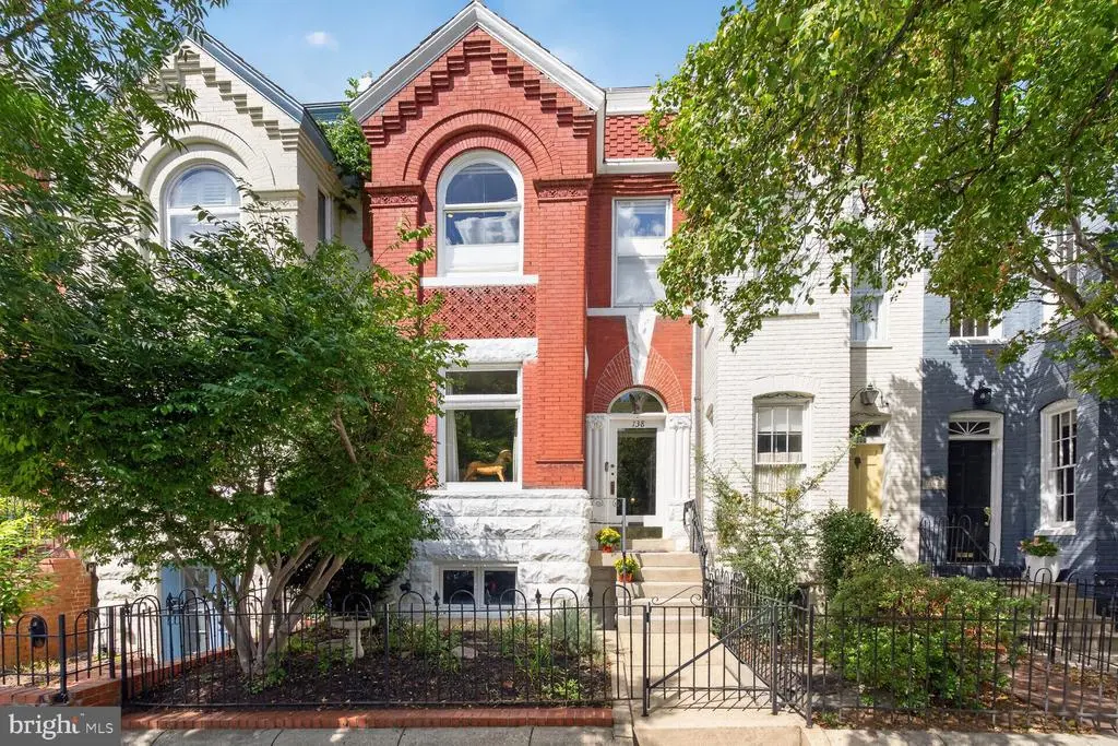 138 D St Se, WASHINGTON