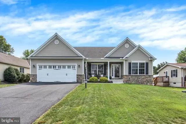 607 Heritage Dr, Gettysburg