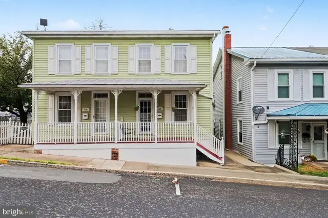 438 Gantt St, Newport