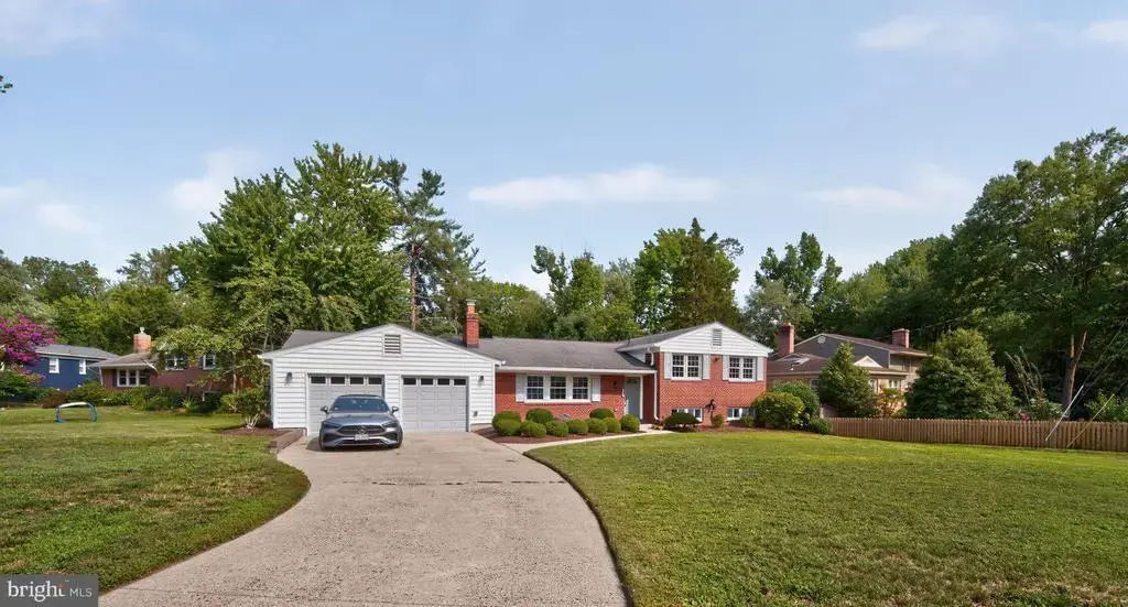1915 Shannon Ct, ALEXANDRIA