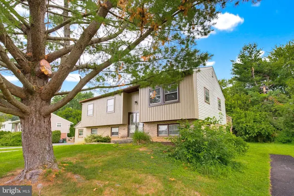 413 Surrey Dr, LANCASTER